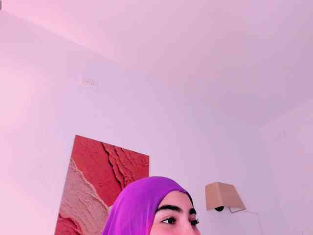 Malika-Noor webcam