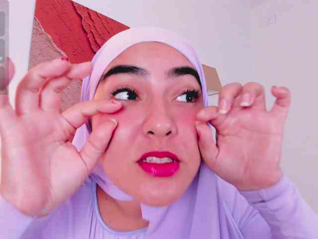 malika-noor's live room