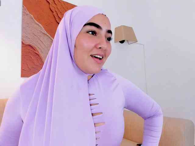 Malika-Noor webcam