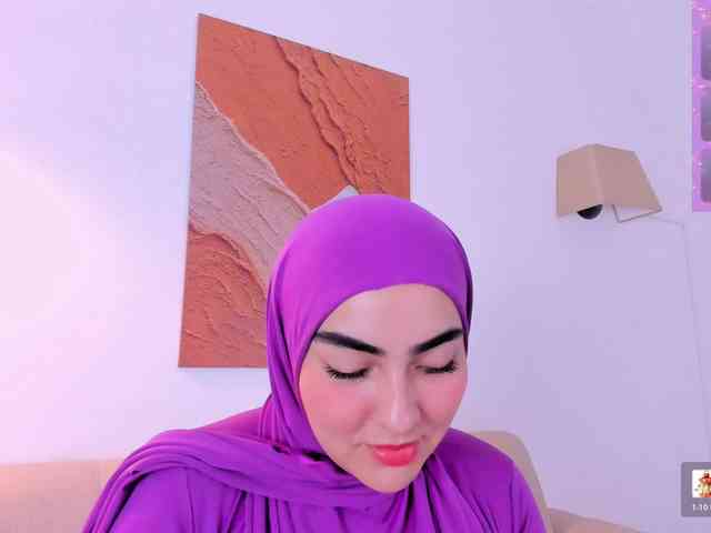 Malika-Noor webcam