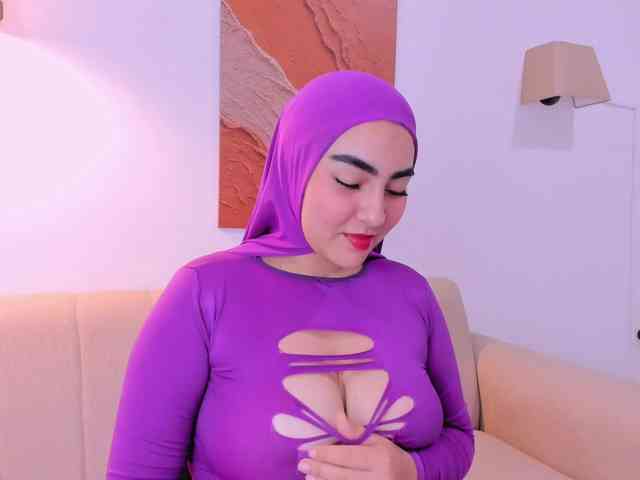 Malika-Noor webcam
