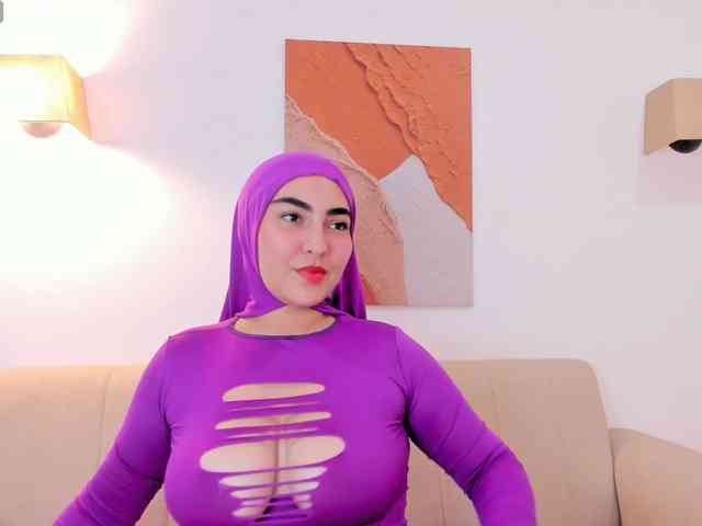 Malika-Noor webcam