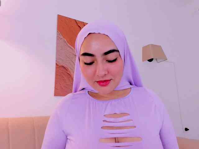 Malika-Noor webcam