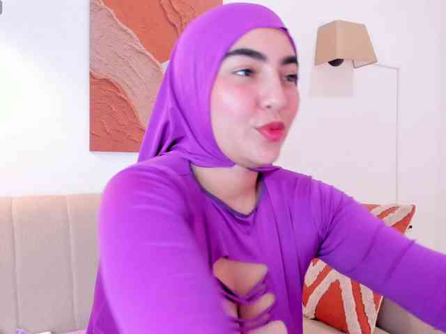 Malika-Noor webcam