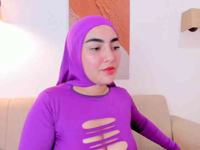 Malika-Noor webcam