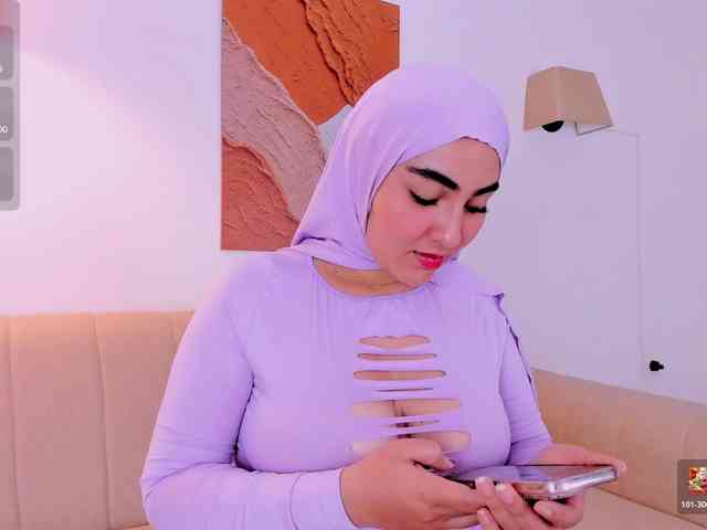 Malika-Noor webcam