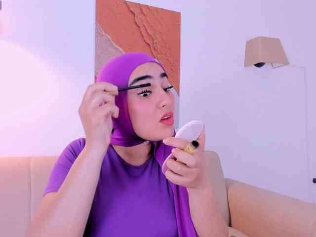 Malika-Noor webcam