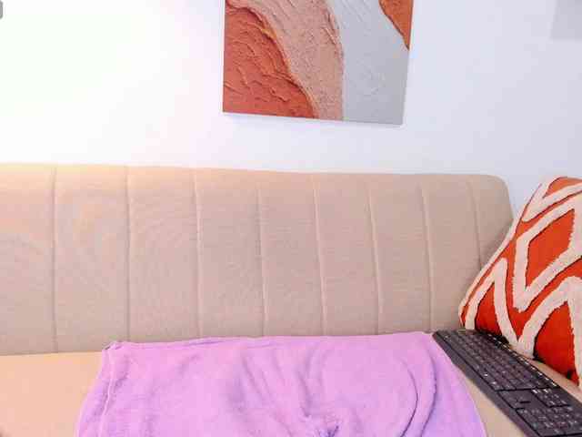 Malika-Noor webcam