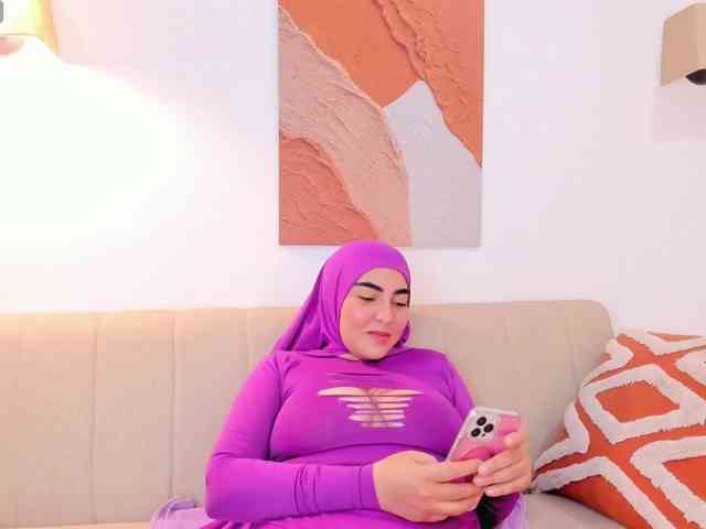 Malika-Noor webcam