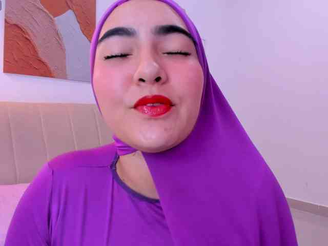 Malika-Noor webcam