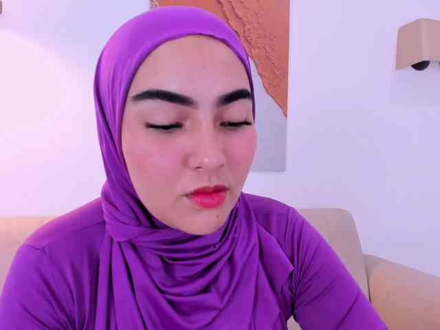Malika-Noor webcam