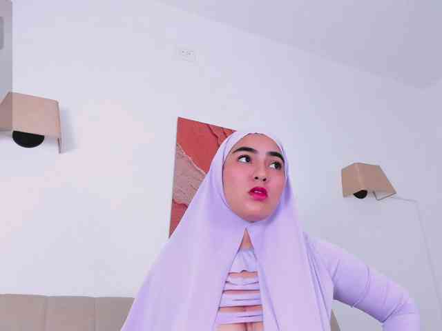 Malika-Noor webcam