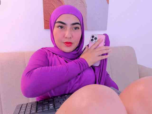 Malika-Noor webcam