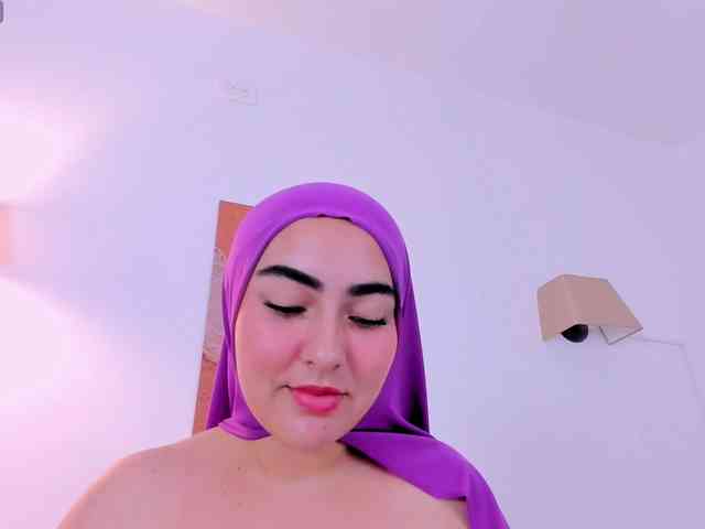 Malika-Noor webcam