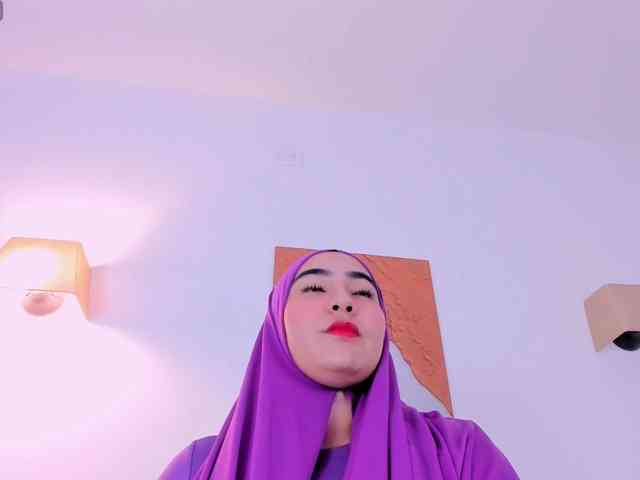Malika-Noor webcam