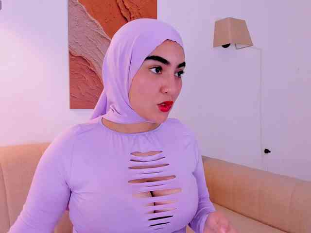 Malika-Noor webcam