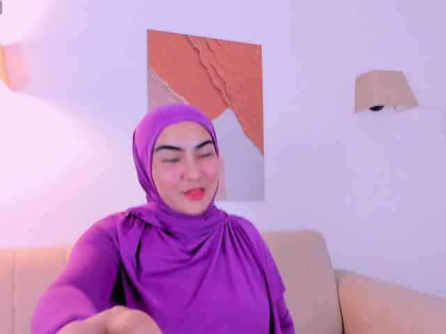 Malika-Noor webcam