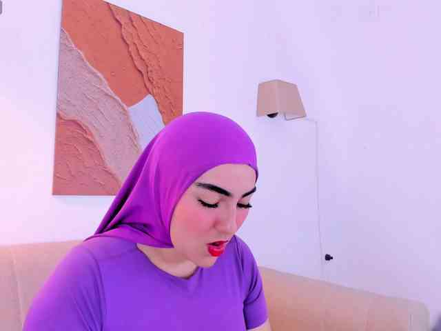 Malika-Noor webcam