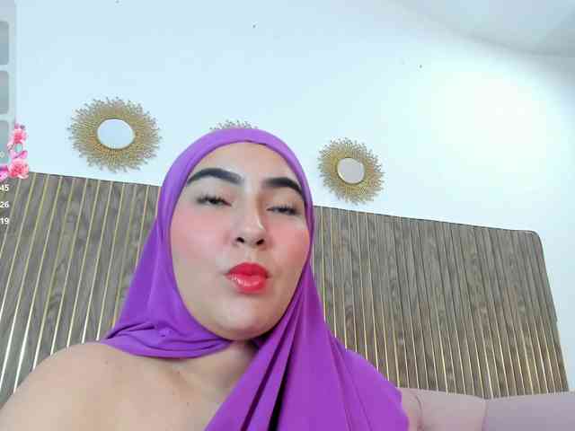 Malika-Noor webcam