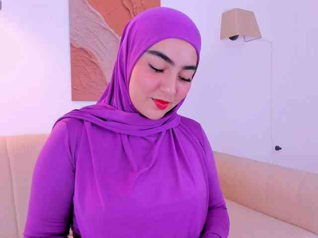 Malika-Noor webcam