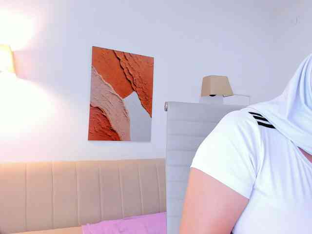 Malika-Noor webcam