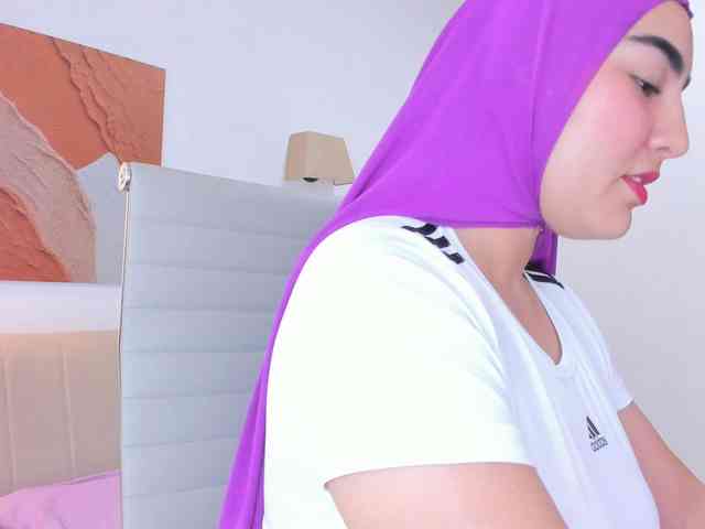 Malika-Noor webcam