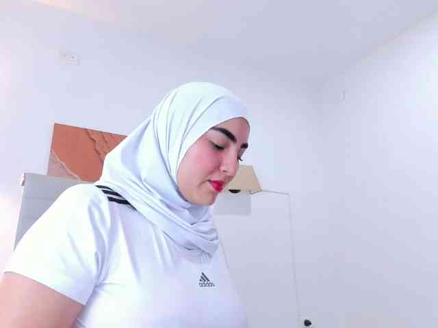 Malika-Noor webcam