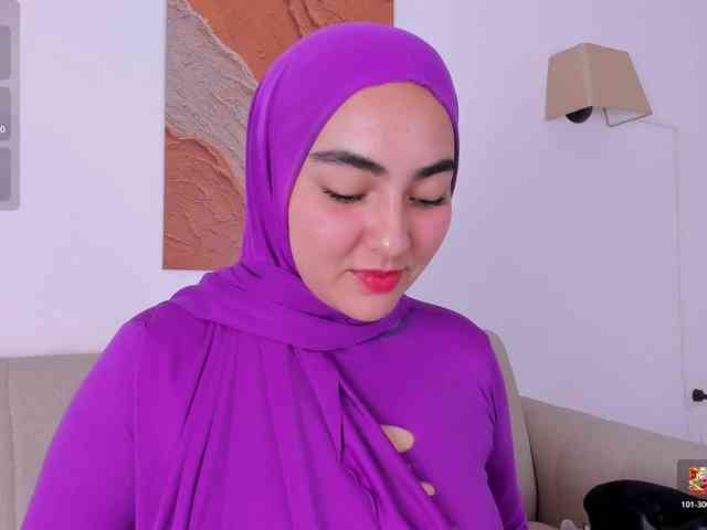 Malika-Noor webcam
