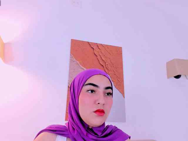 Malika-Noor webcam