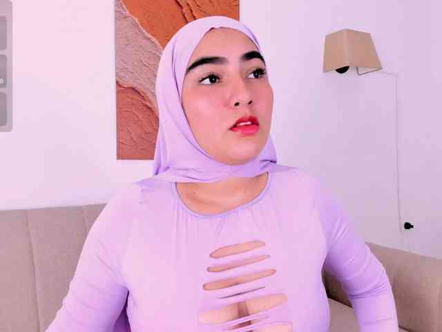 Malika-Noor webcam