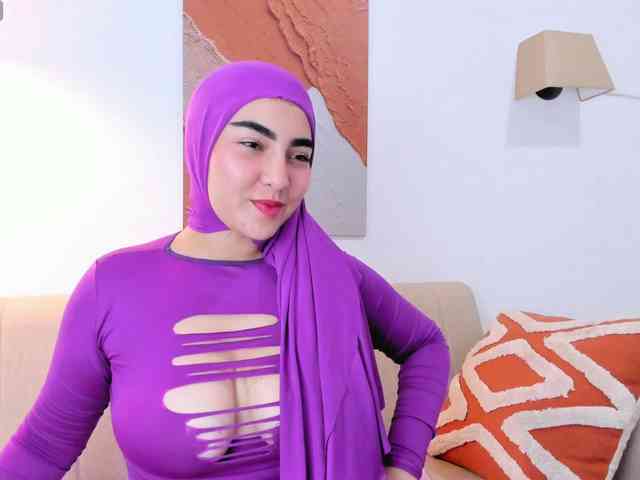 Malika-Noor webcam