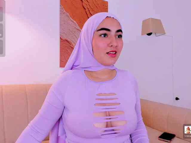 Malika-Noor webcam