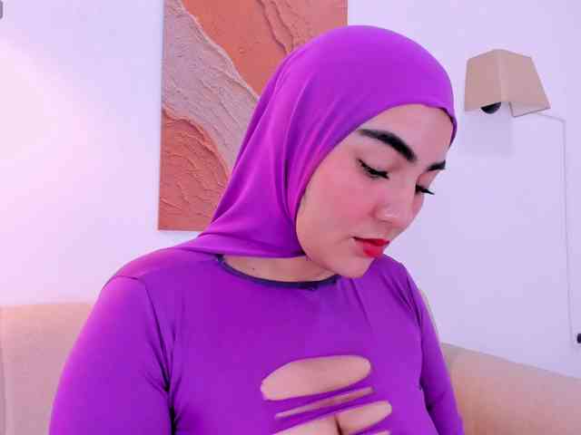 Malika-Noor webcam