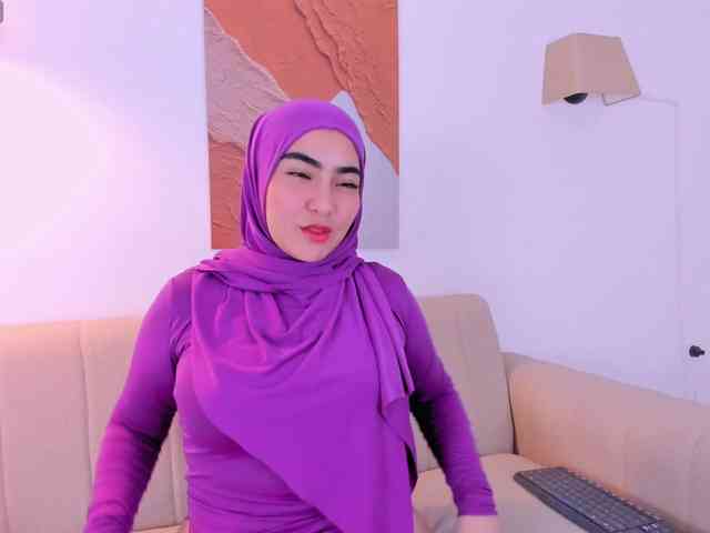 Malika-Noor webcam