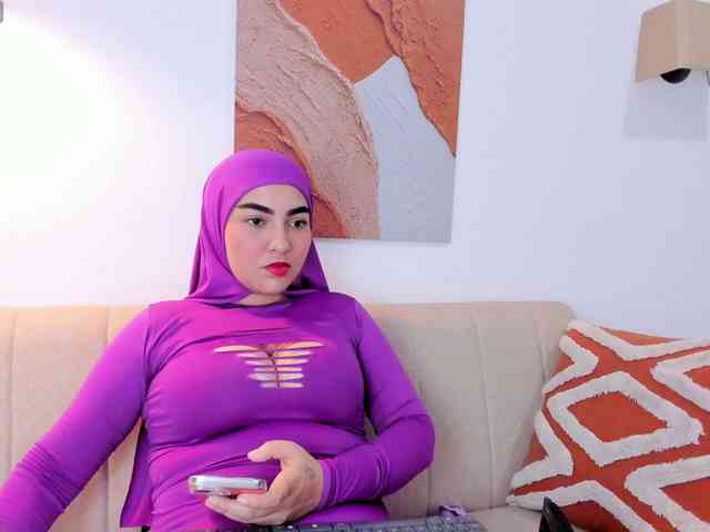 Malika-Noor webcam