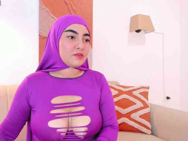 Malika-Noor webcam