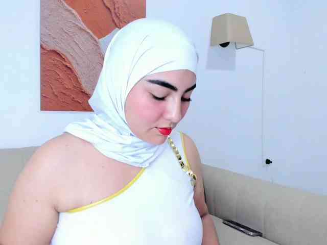Malika-Noor webcam