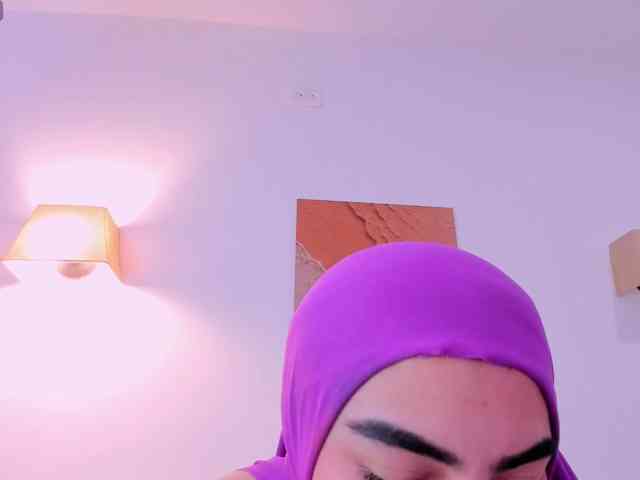 Malika-Noor webcam
