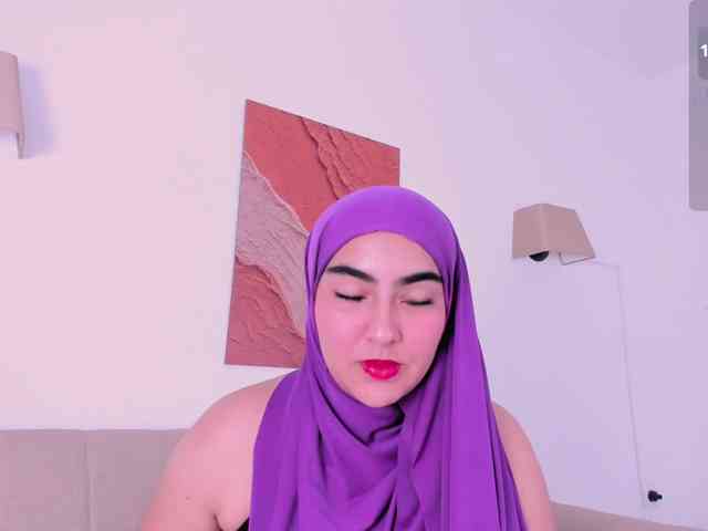 Malika-Noor webcam