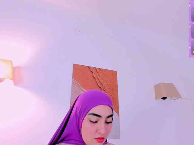 Malika-Noor webcam