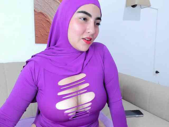 Malika-Noor webcam