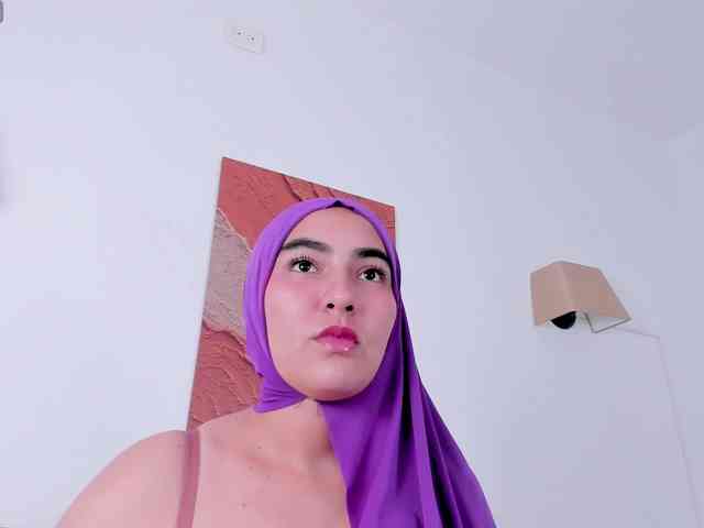 Malika-Noor webcam