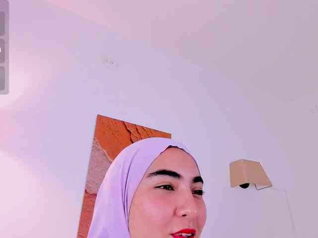 Malika-Noor webcam