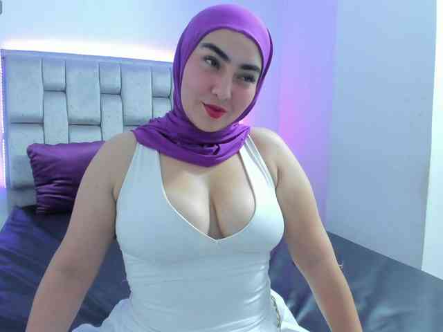 Malika-Noor webcam