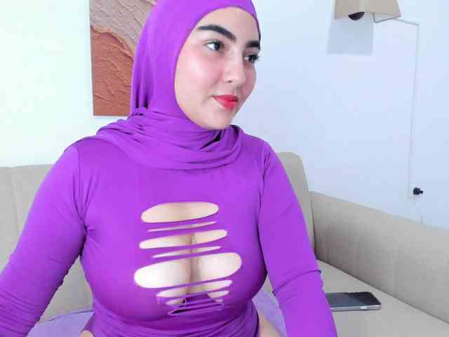 Malika-Noor webcam