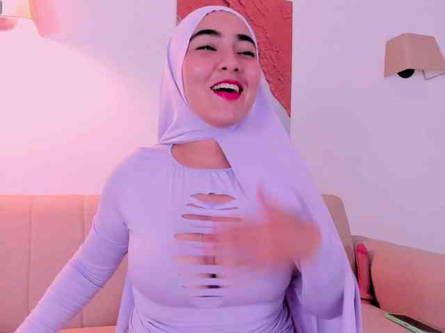 Malika-Noor webcam