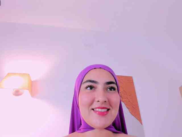 Malika-Noor webcam