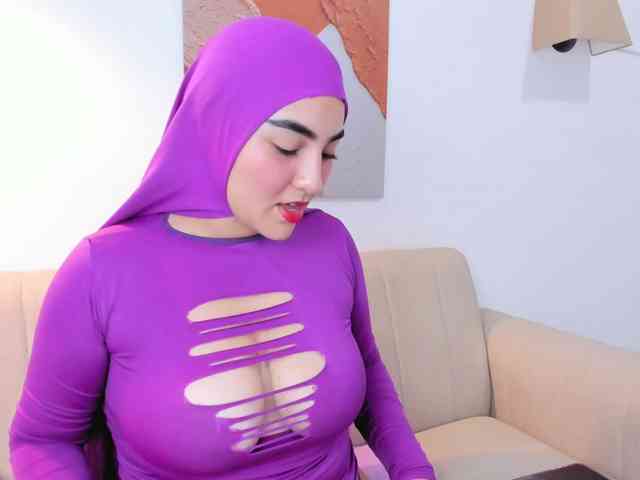 Malika-Noor webcam