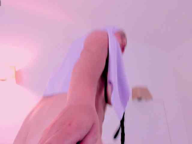 Malika-Noor webcam