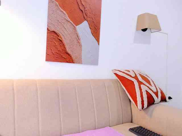 Malika-Noor webcam